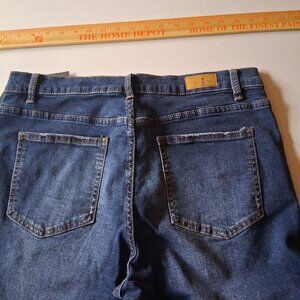 Woman's size 12 Blue Denim Supplies Union Bay High Rise Slim Straight Jeans